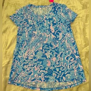 Brand New-Lilly Pulitzer Tee w/ scoop neck